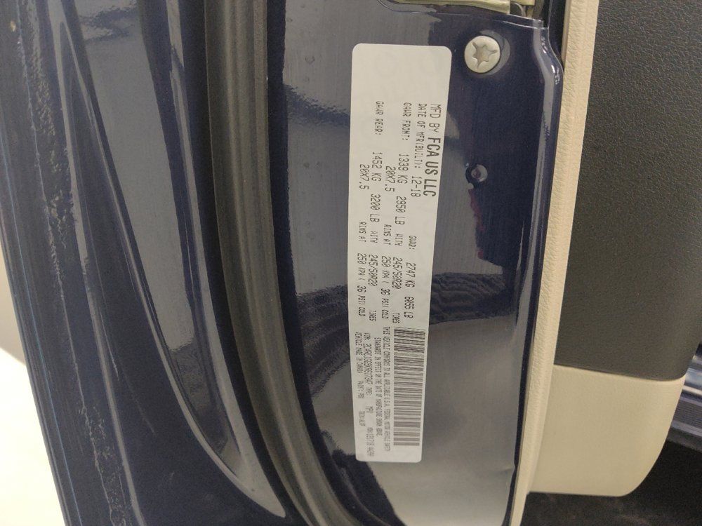 Used 2019 Chrysler Pacifica Limited w/ Advanced Safetytec Group FWD image 33