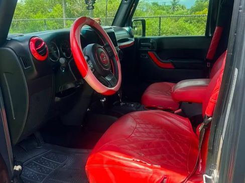 Used 2017 Jeep Wrangler Unlimited Sport w/ Quick Order Package 24S AWD/4WD image 9