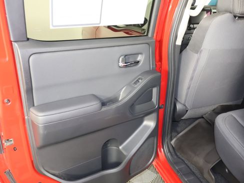 Used 2024 Nissan Frontier SV image 49