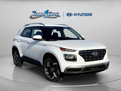 New 2025 Hyundai Venue SEL image 1