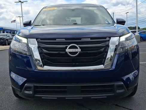 Used 2025 Nissan Pathfinder SV AWD/4WD image 2