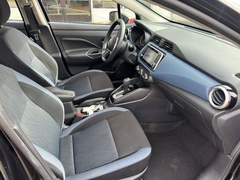 Used 2025 Nissan Versa SV FWD image 10