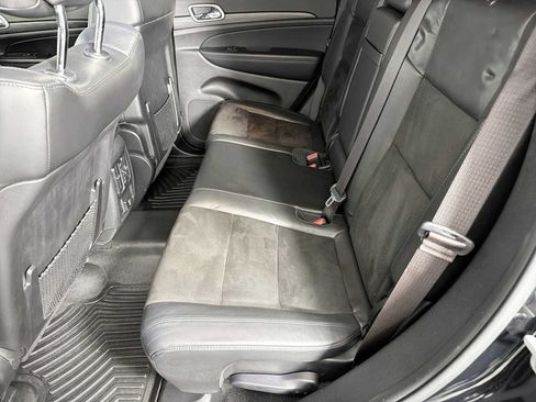 Used 2021 Jeep Grand Cherokee Laredo X RWD image 19