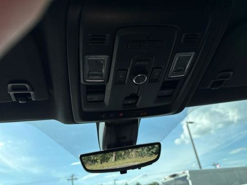 Used 2022 Chevrolet Suburban High Country AWD/4WD image 33