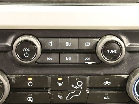 Used 2024 Ford F350 XLT image 9