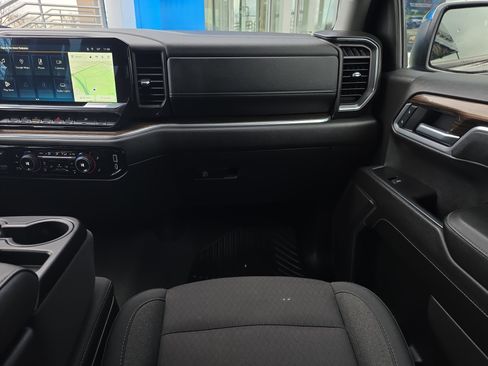 Used 2025 Chevrolet Silverado 1500 LT image 28