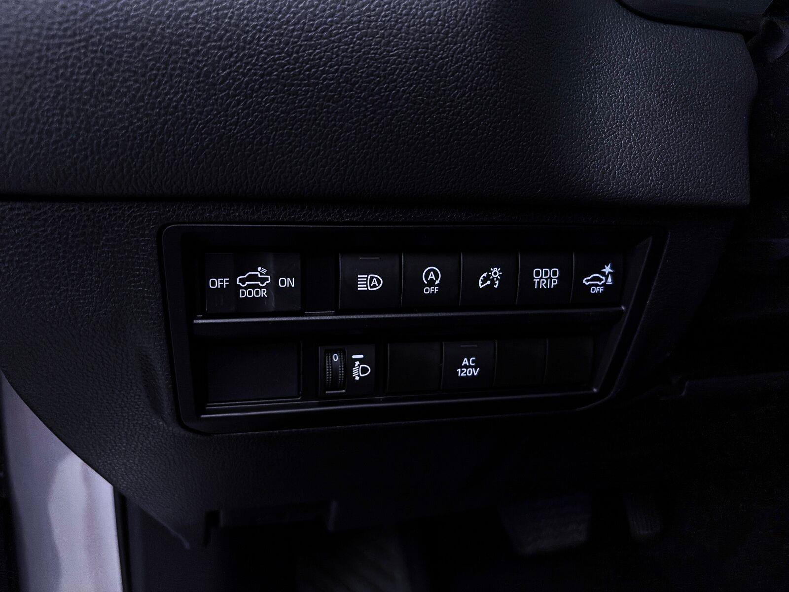 Used 2024 Toyota Tundra Limited w/ Power Package AWD/4WD image 6