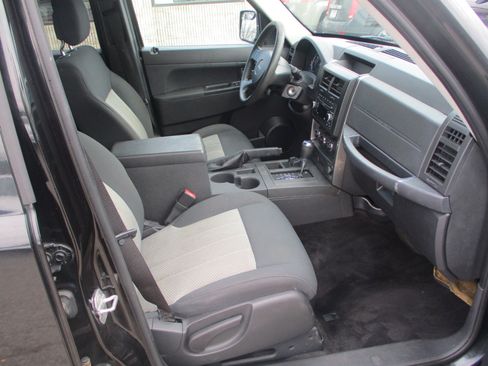 Used 2010 Jeep Liberty Sport w/ Popular Equipment Group image 7