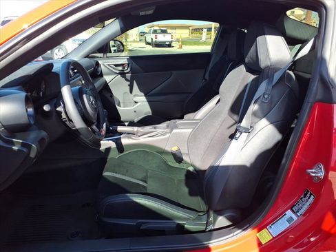 Used 2024 Toyota GR86 Premium image 27
