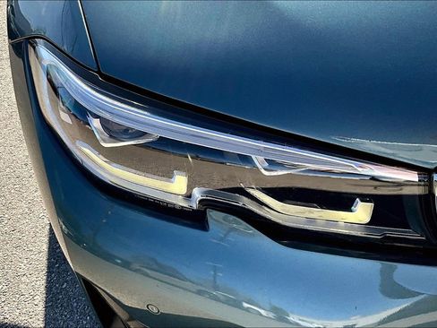 Used 2021 BMW 330i Sedan w/ Convenience Package image 32