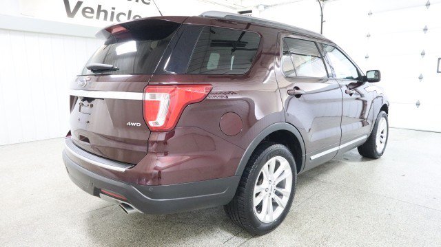 Used 2018 Ford Explorer XLT w/ Equipment Group 202A AWD/4WD image 6