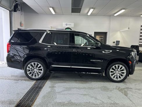 Used 2024 GMC Yukon Denali w/ Advanced Technology Package image 2