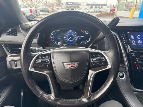 Used 2017 Cadillac Escalade ESV Platinum image 25
