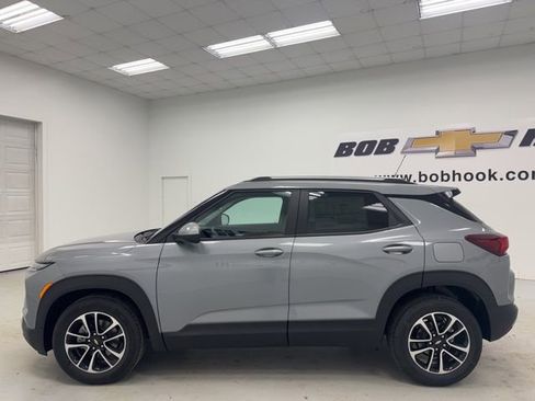 New 2026 Chevrolet TrailBlazer LT w/ LT Cold Weather Package FWD image 8