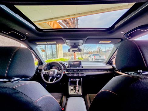 Used 2025 Honda CR-V Sport image 2