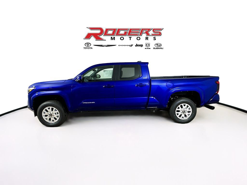 Certified 2025 Toyota Tacoma SR5 AWD/4WD image 4