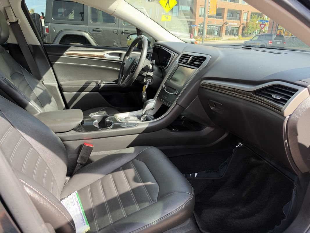 Used 2014 Ford Fusion SE w/ Equipment Group 202A FWD image 24