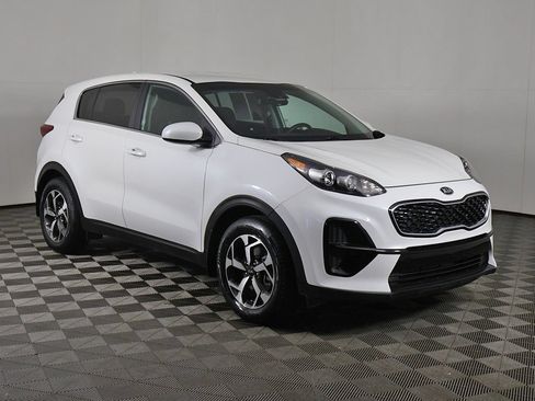 Used 2022 Kia Sportage LX FWD image 2