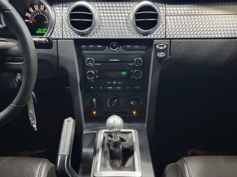 Used 2009 Ford Mustang GT RWD image 18