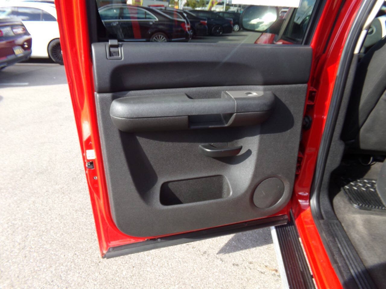 Used 2010 Chevrolet Silverado 1500 LT w/ Power Pack Plus RWD image 17