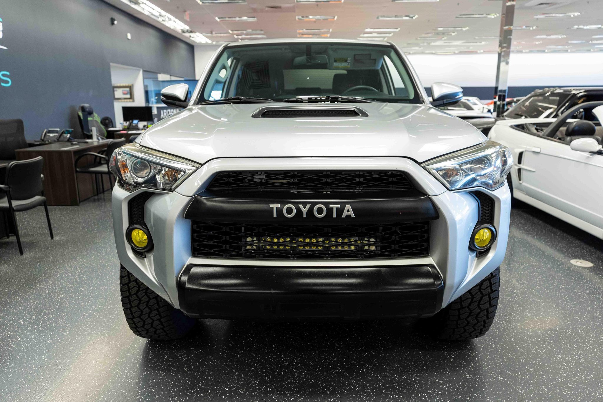 Used 2017 Toyota 4Runner TRD Off-Road Premium AWD/4WD image 2