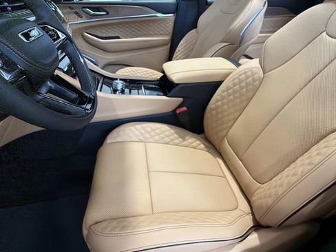 New 2026 Jeep Grand Cherokee L Summit AWD/4WD image 18