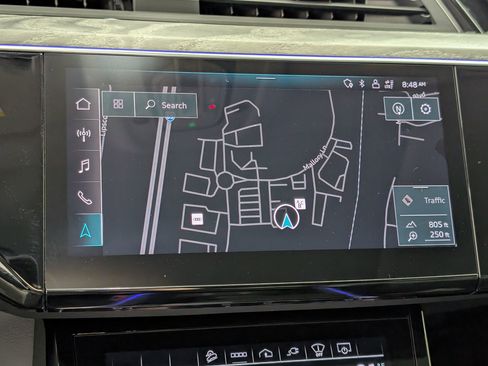 Used 2021 Audi e-tron Prestige w/ Prestige Package image 27