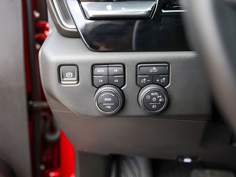 Used 2024 Chevrolet Silverado 1500 LT Trail Boss w/ Convenience Package II AWD/4WD image 14