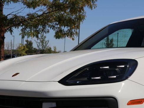 Used 2024 Porsche Cayenne image 11