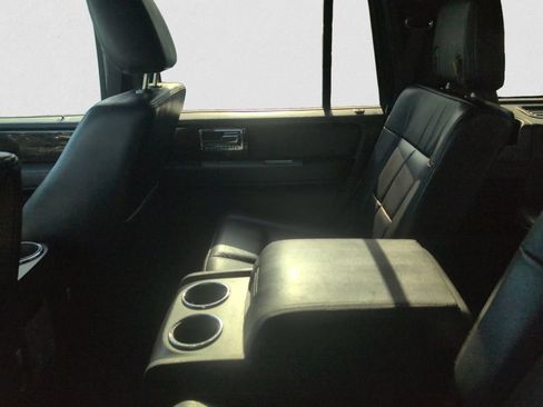 Used 2009 Lincoln Navigator 4WD image 9