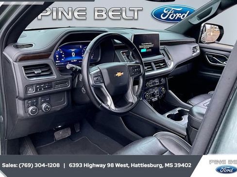 Used 2023 Chevrolet Suburban Premier image 12