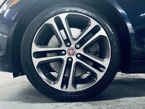 Used 2017 Jaguar XE Prestige AWD/4WD image 20