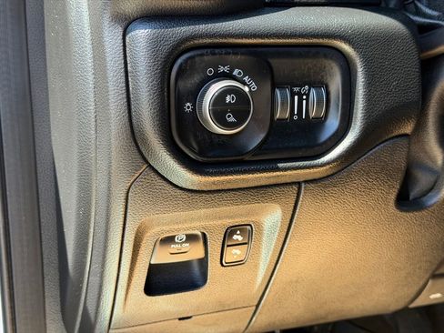 Used 2021 RAM 1500 Laramie AWD/4WD image 19