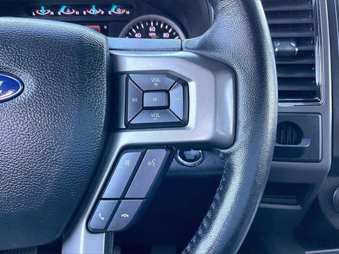 Used 2021 Ford Expedition XLT image 11