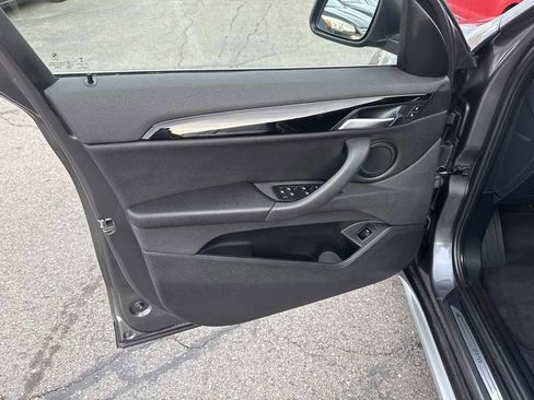 Used 2017 BMW X1 xDrive28i image 11