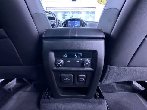 Used 2023 Chevrolet Traverse RS AWD/4WD image 41
