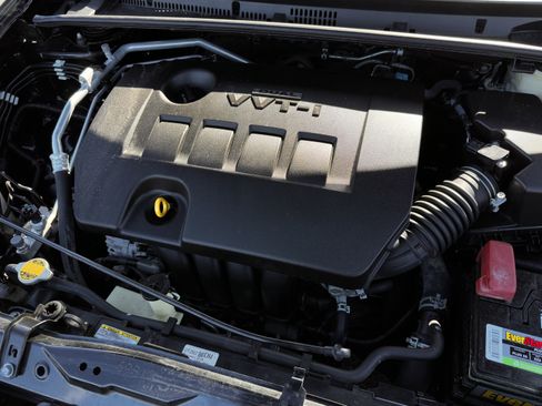 Used 2017 Toyota Corolla L image 32