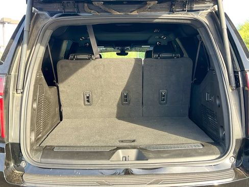 Used 2021 Chevrolet Suburban Premier w/ Premium Package AWD/4WD image 28