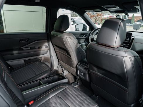 New 2025 Nissan Pathfinder Rock Creek image 24