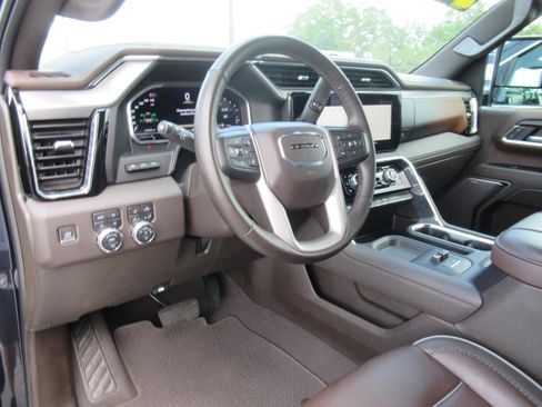 Used 2024 GMC Sierra 2500 Denali w/ Denali Reserve Package AWD/4WD image 17