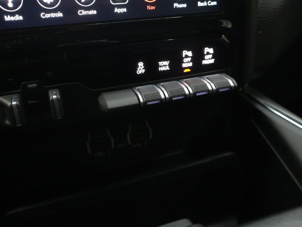 Used 2020 RAM 1500 Laramie w/ Sport Appearance Package AWD/4WD image 26