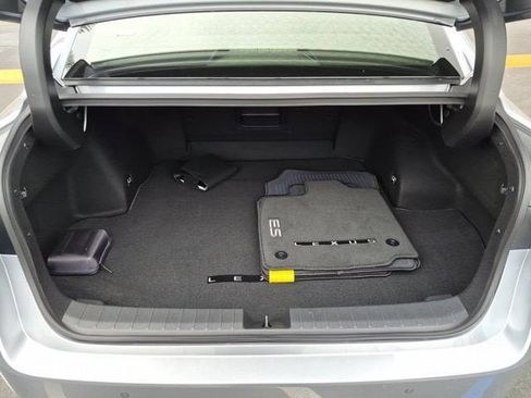 New 2026 Lexus ES 350e FWD image 21