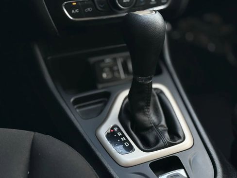 Used 2017 Jeep Cherokee 75th Anniversary image 34