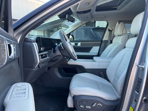 Used 2024 Hyundai Santa Fe Calligraphy image 3