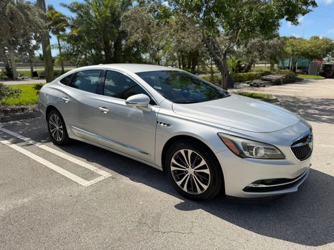 Used 2018 Buick LaCrosse Essence FWD image 9