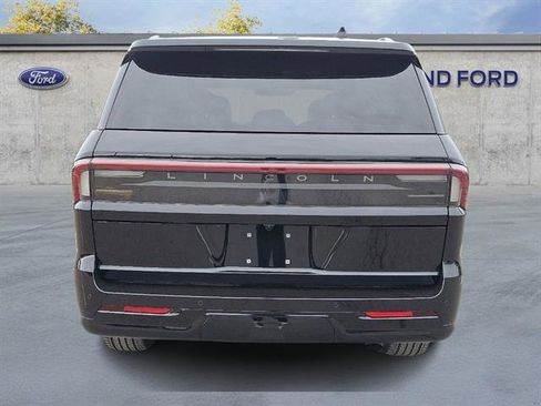 Used 2025 Lincoln Navigator Reserve w/ Jet Appearance Package AWD/4WD image 5