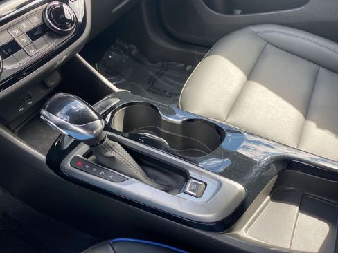 Used 2025 Buick Envista Sport Touring image 41