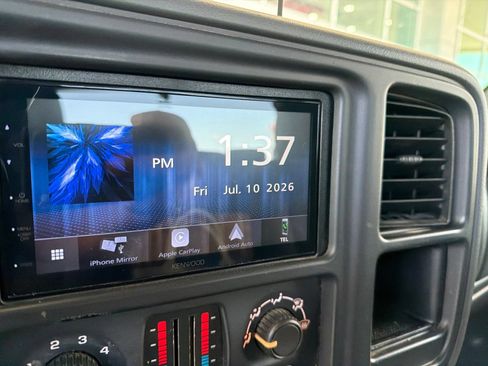Used 2007 Chevrolet Silverado 2500 LT w/ Onstar Plus Package RWD image 9