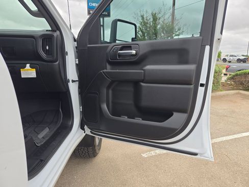 Used 2025 Chevrolet Silverado 2500 Custom w/ Custom Value Package image 20