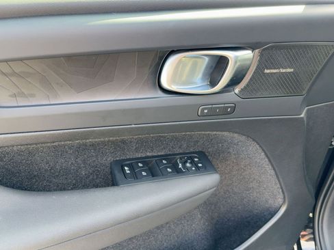 Used 2025 Volvo EC40 Ultra image 13